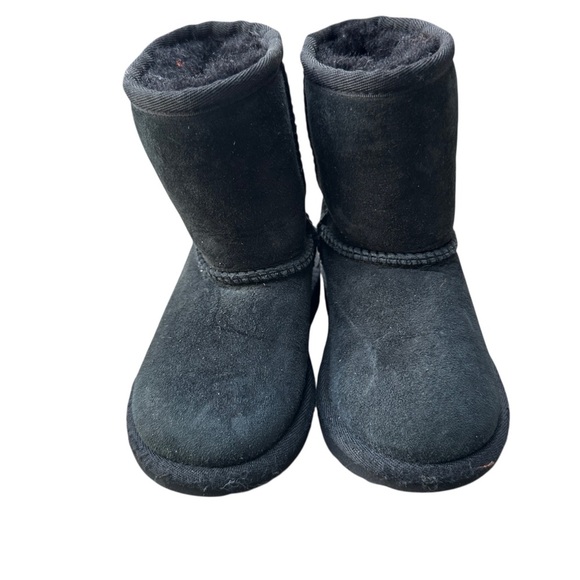 UGG Black suede boot size 7 toddler - Picture 2 of 9